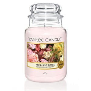 A picture of a yankee candle