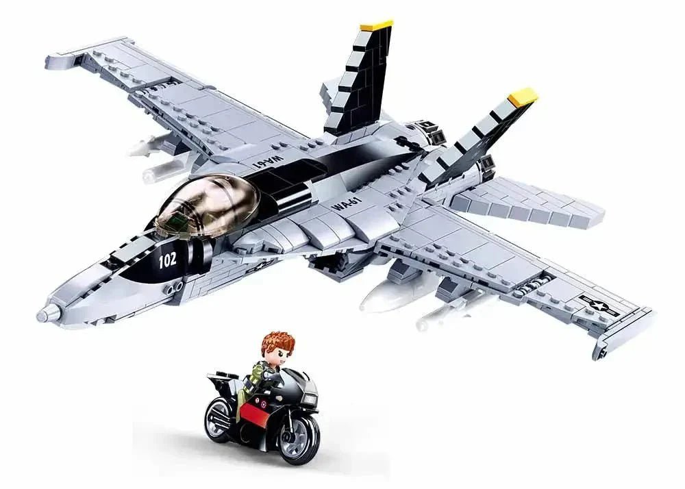 Sluban 18E Super Bumblebee model with fighter jet and motorcycle, featuring intricate design and 682 pieces.