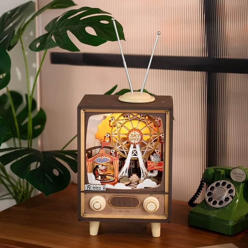 Calling All Miniature Model Fans - The Imagination Shop