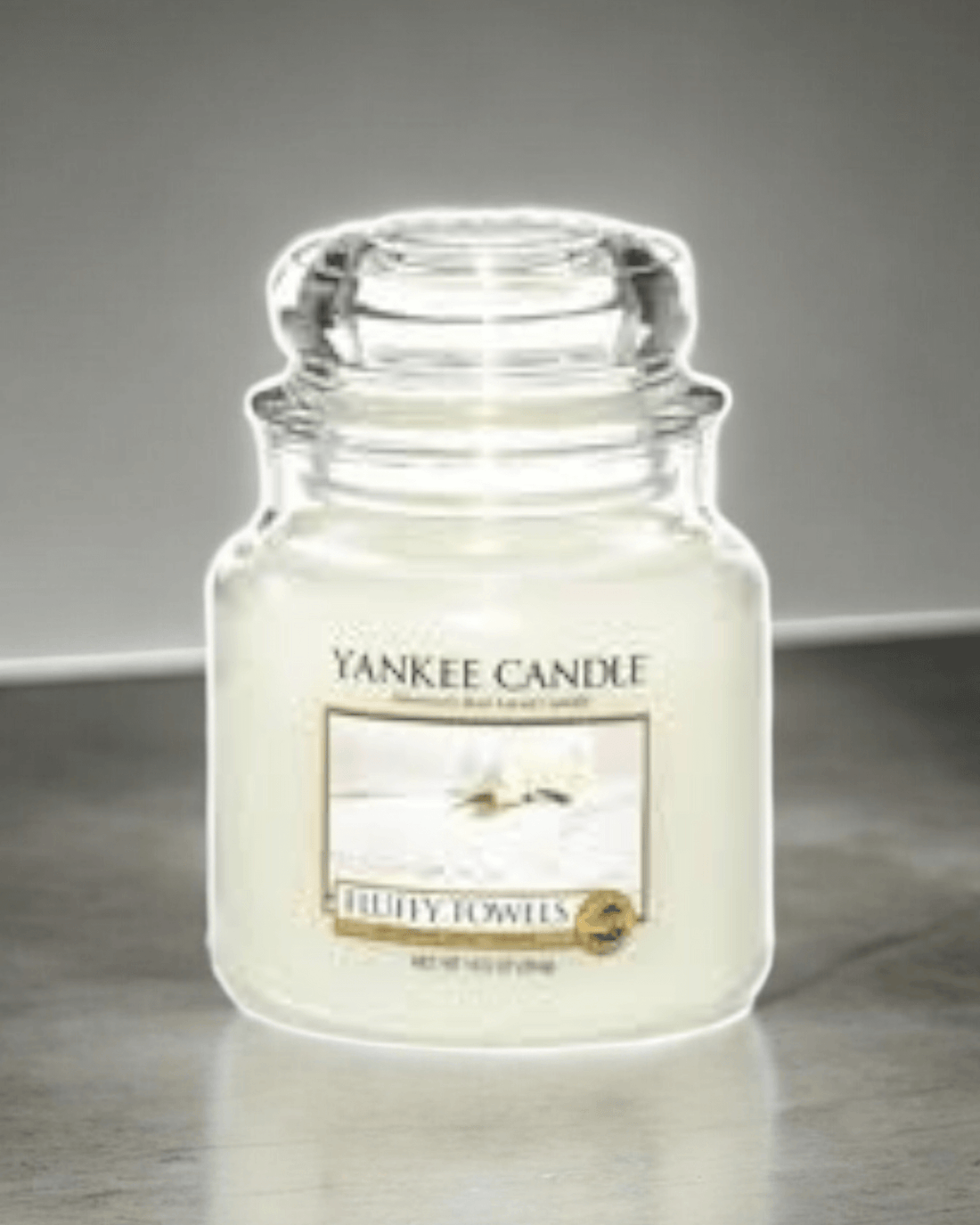 Clean Luxury: The Yankee Candle Fluffy Towels Medium Jar Gift - The Imagination Shop
