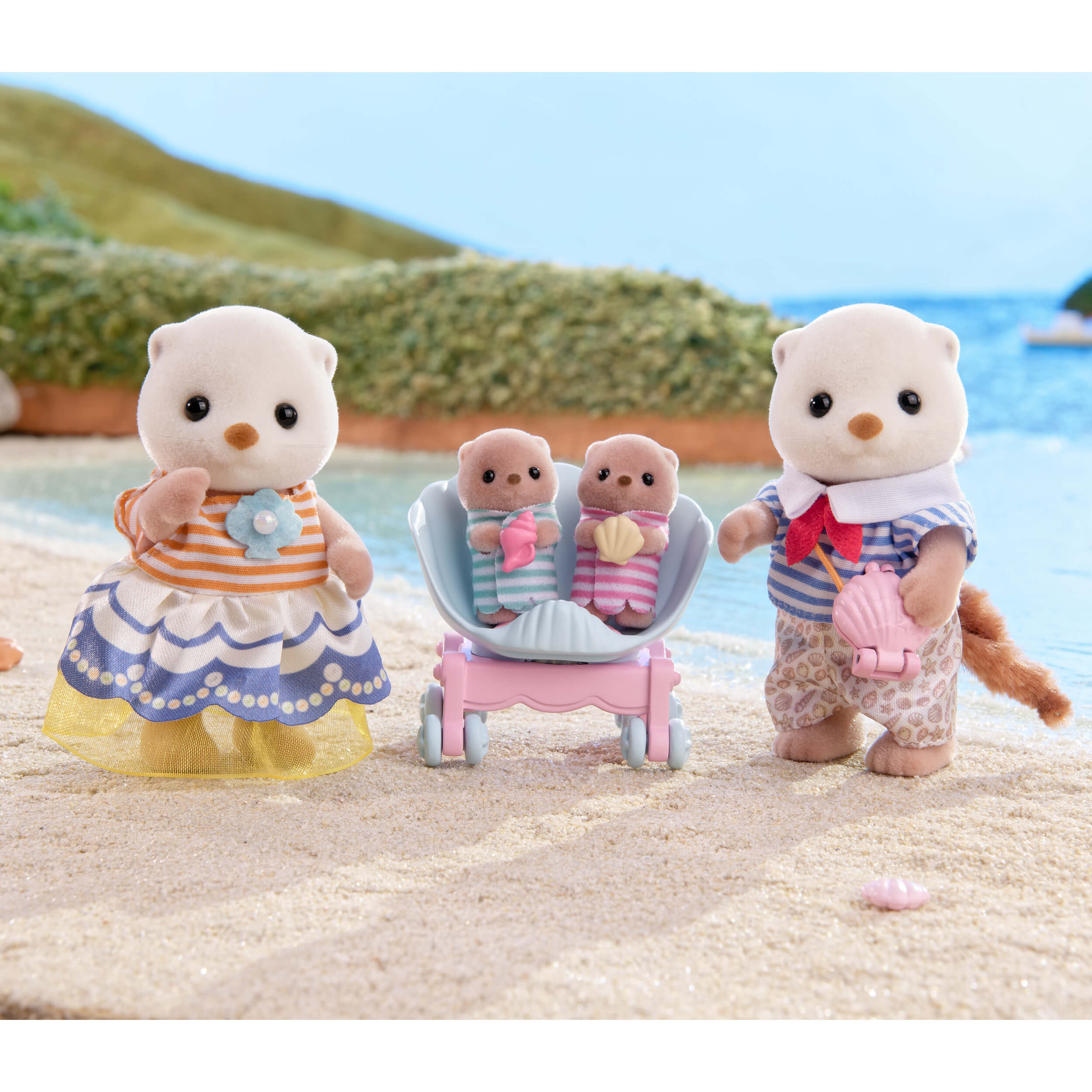 Sylvanian Families Sea Otter Family Toy Playset for Ages 3 and Up Curious Minds