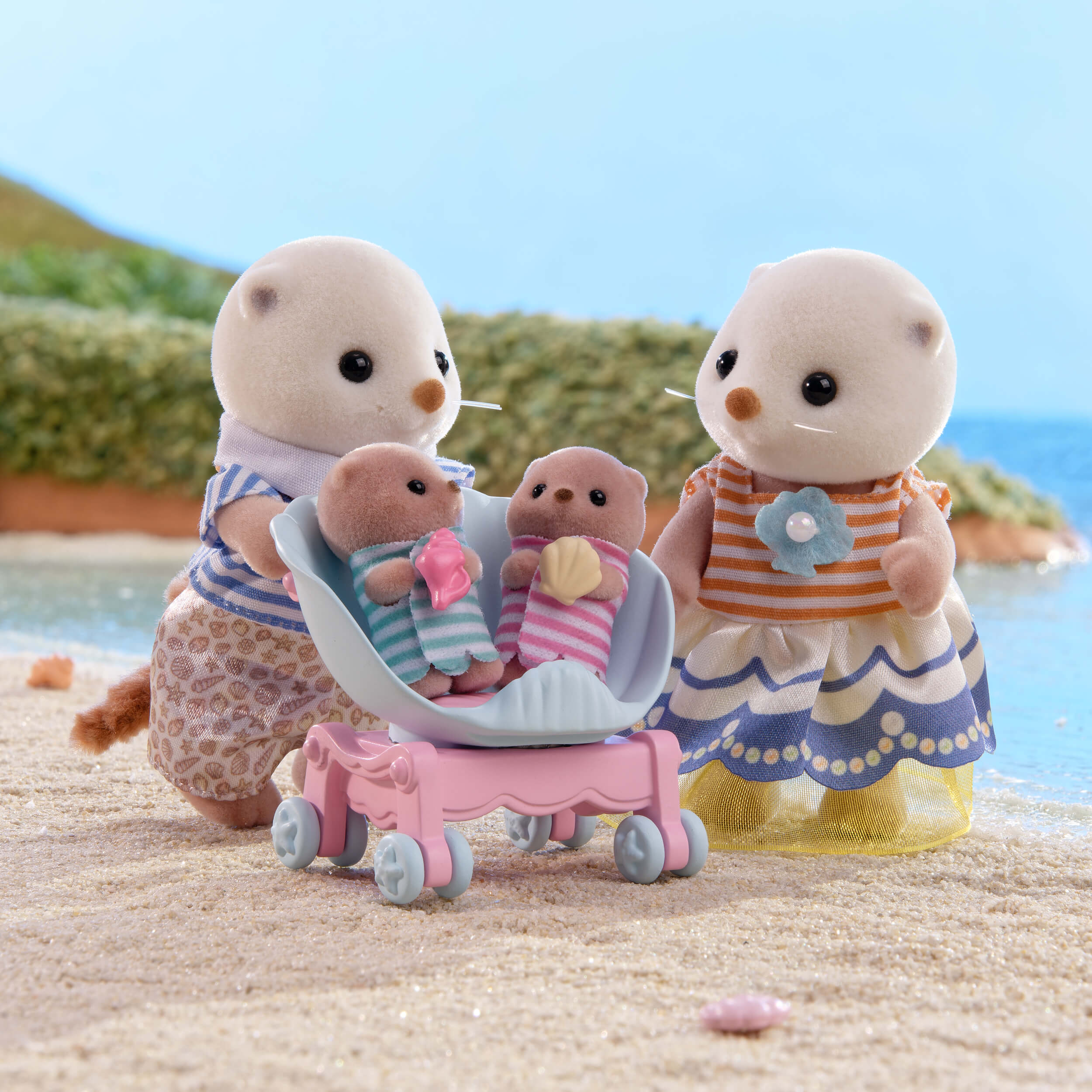 Sylvanian Families Sea Otter Family Toy Playset for Ages 3 and Up Curious Minds