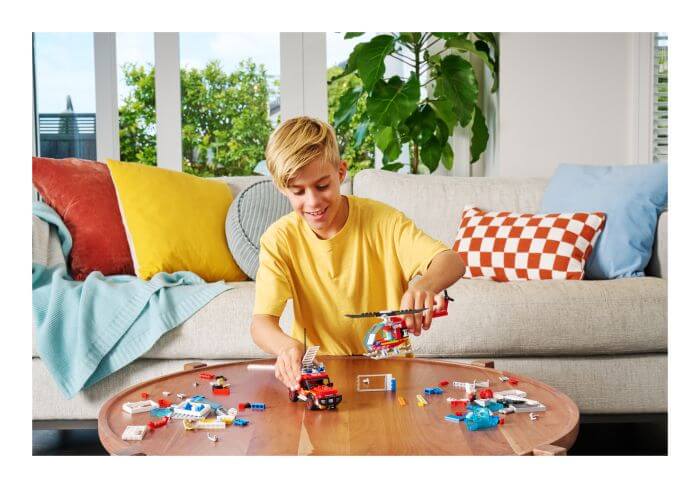 Zuru Max Fire Adventure Fire Rescue 265 Piece Building Brick Playset Zuru