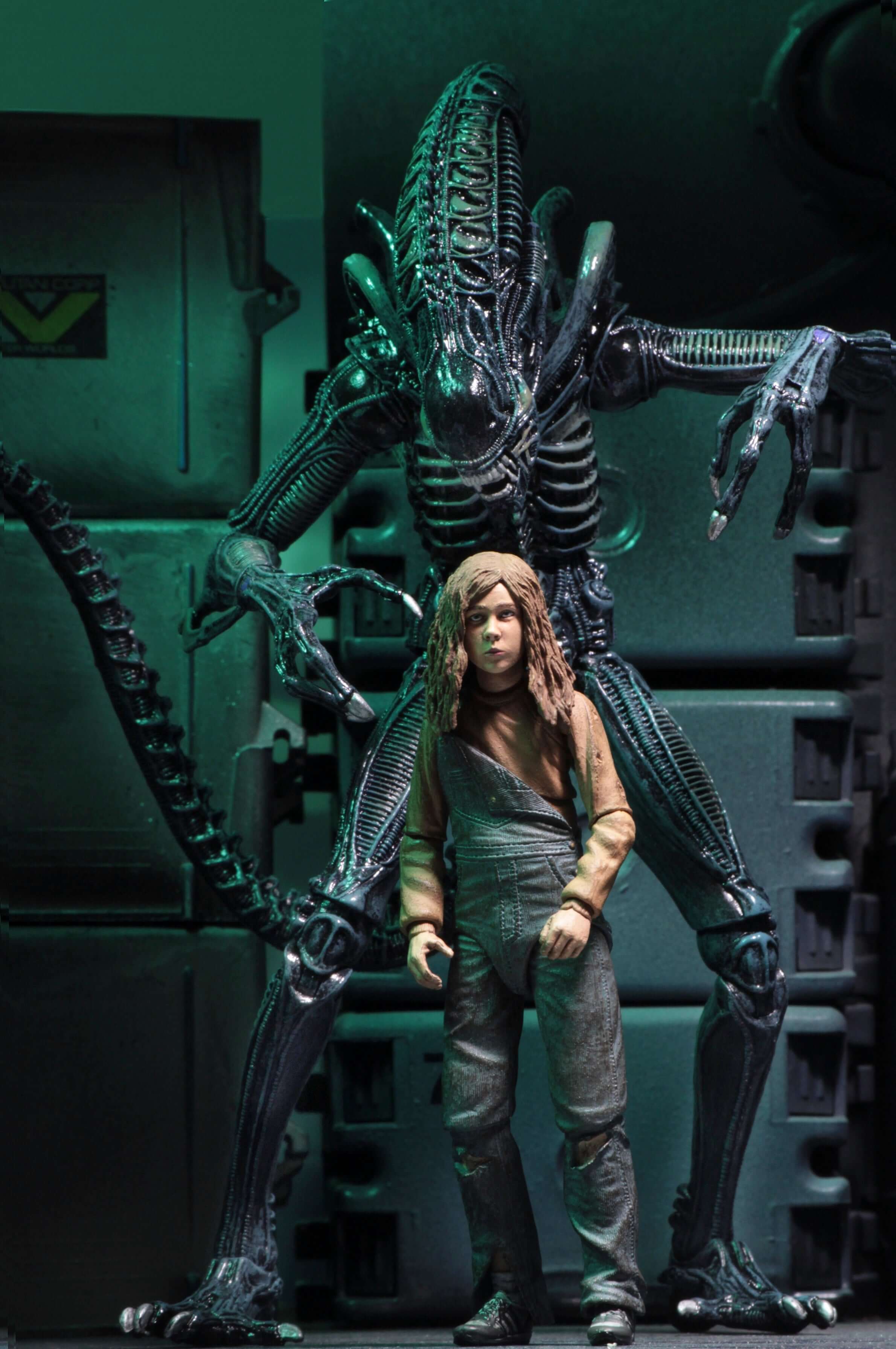 Neca - 7 Inch Scale Aliens Ultimate Action Figure Blue NECA