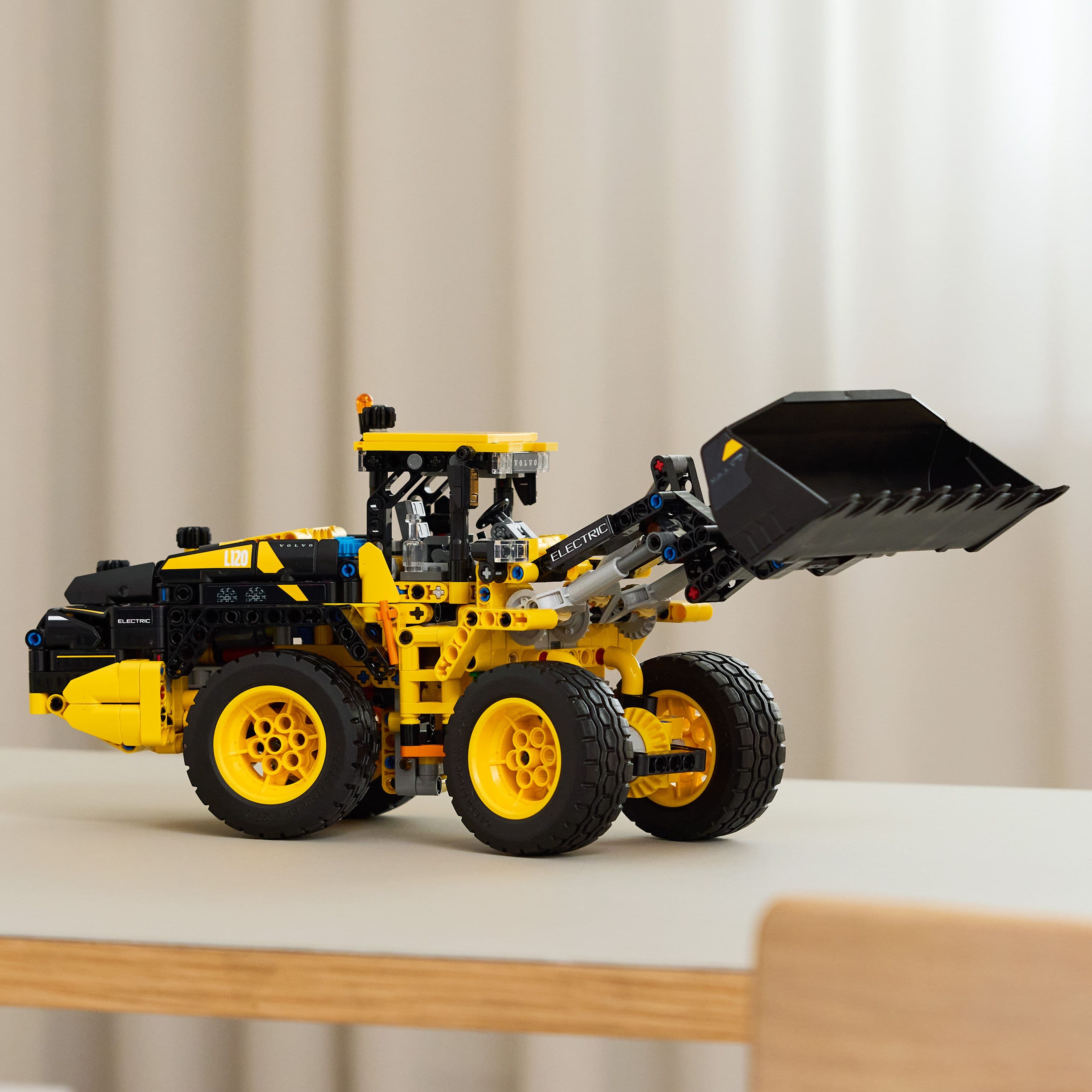 Lego Technic 42209 Volvo L120 Electric Wheel Loader for Ages 9 and Up Curious Minds