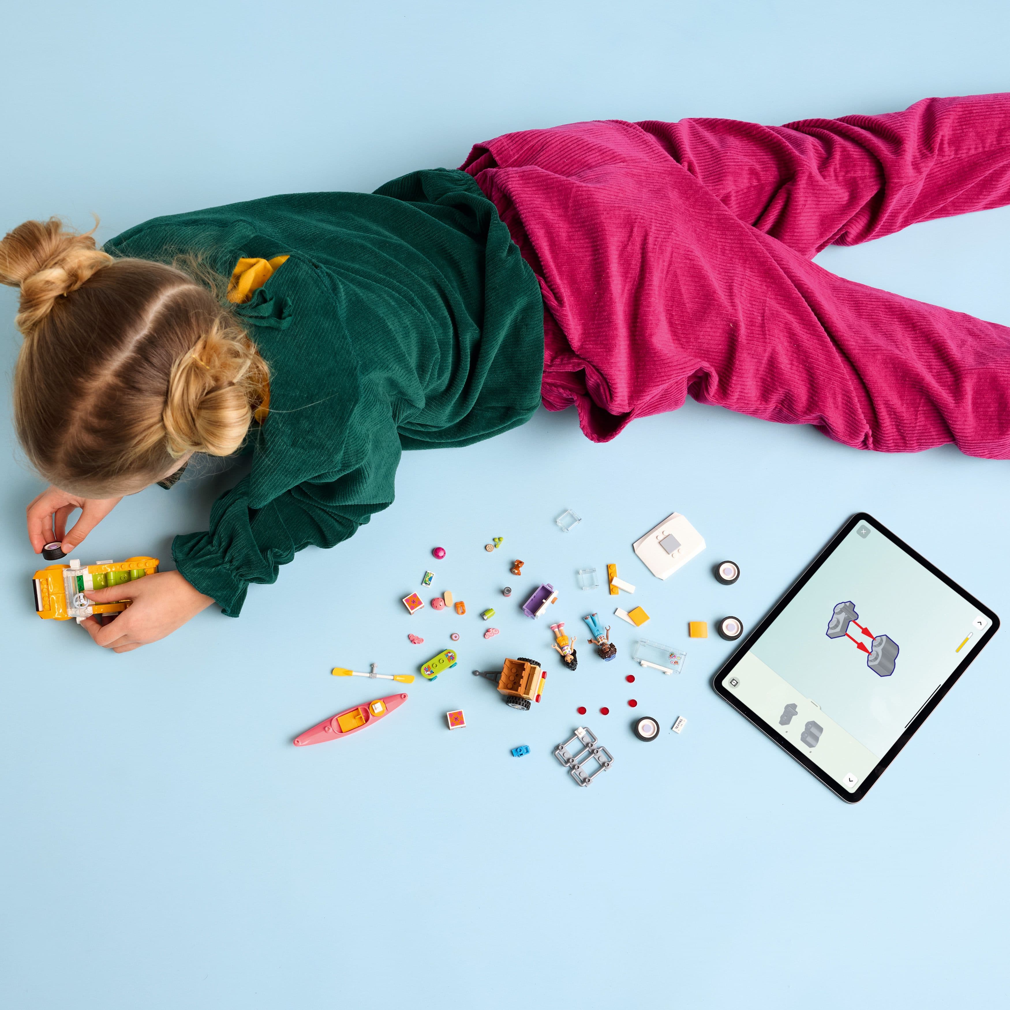 Lego Friends 42659 Friendship Road-Trip Travel Car for Ages 6 and Up Curious Minds