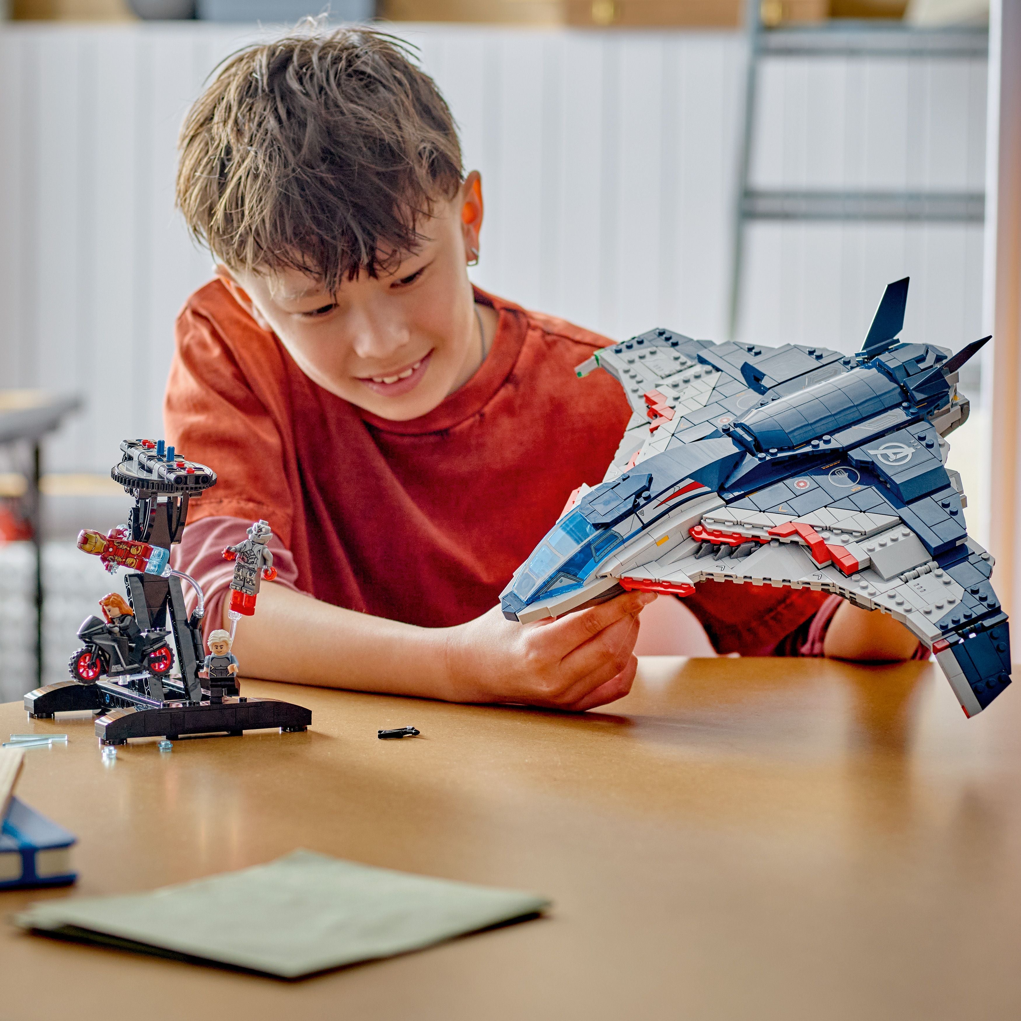 Lego Marvel 76325 Avengers: Age of Ultron Quinjet for Ages 12 and Up Curious Minds