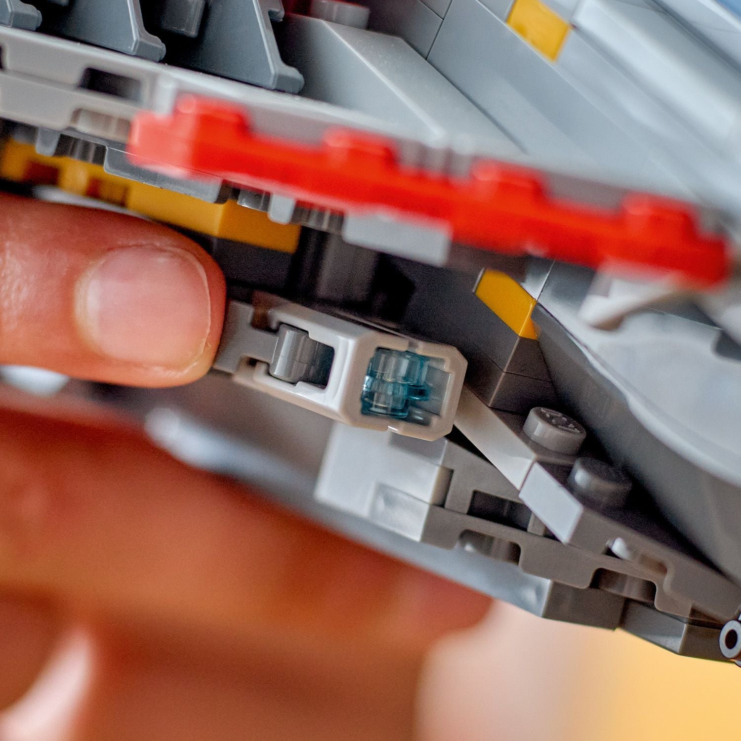 Lego Marvel 76325 Avengers: Age of Ultron Quinjet for Ages 12 and Up Curious Minds