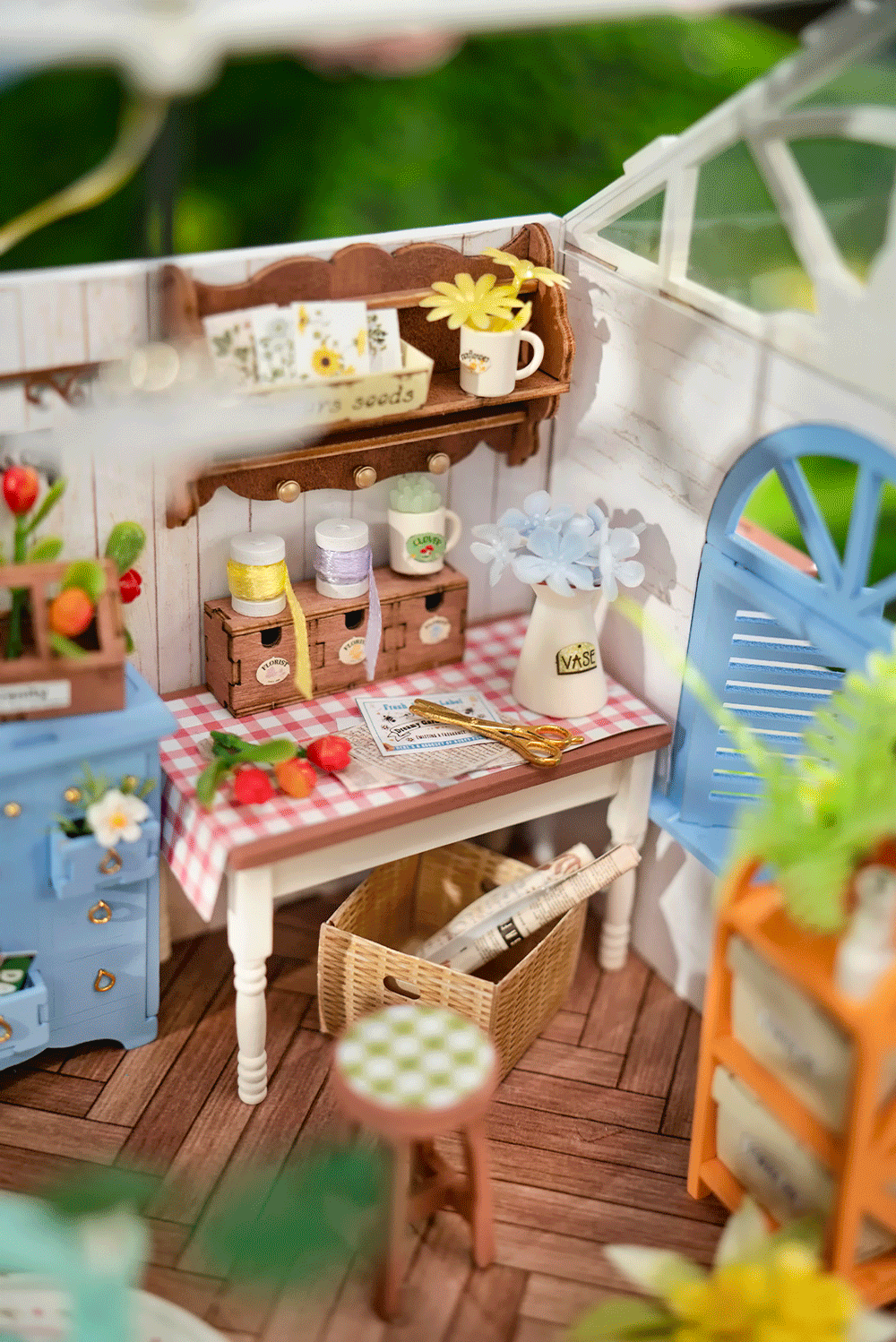 Rolife Dreamy Garden House DIY Miniature House Rolife
