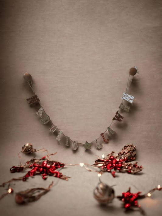 Nadolig Llawen String Decoration Langs