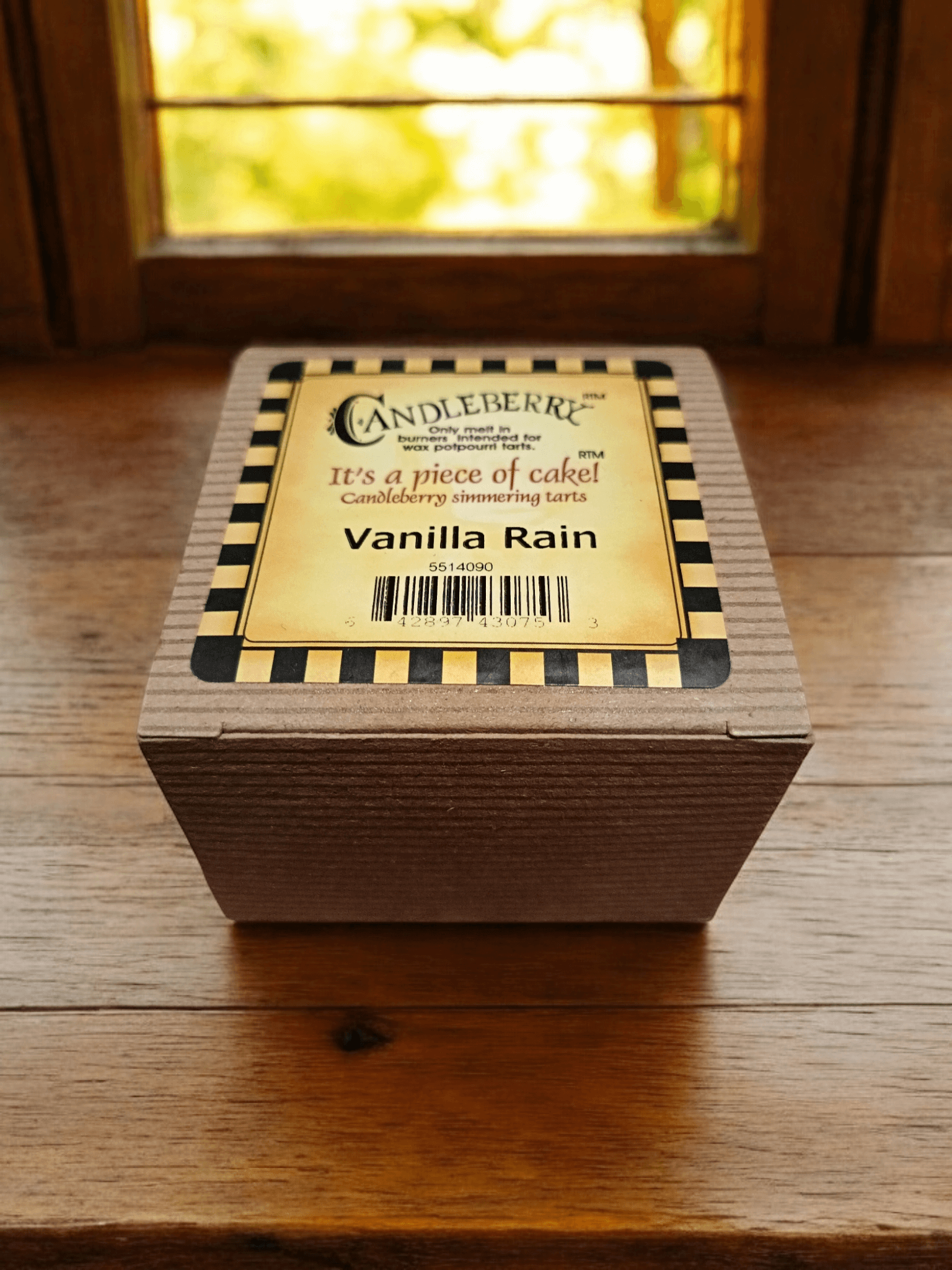 The Candleberry Co Vanilla Rain Wax Melts Breaker Pack x 6 Candleberry