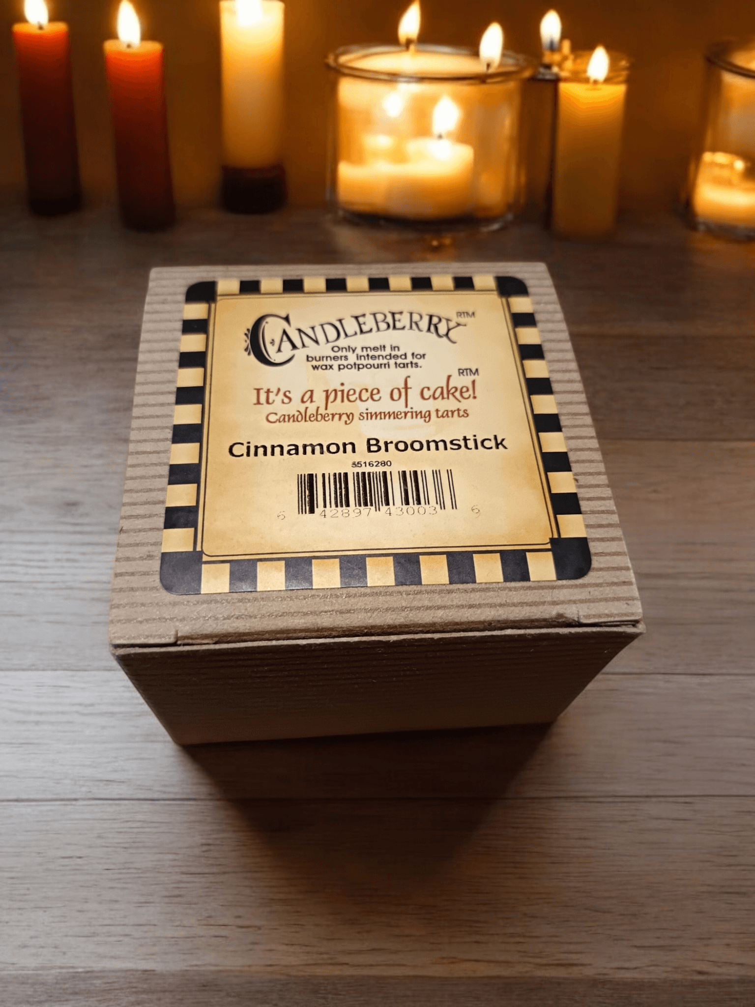 Candleberry - Cinnamon Broomstick Wax Melts Candleberry